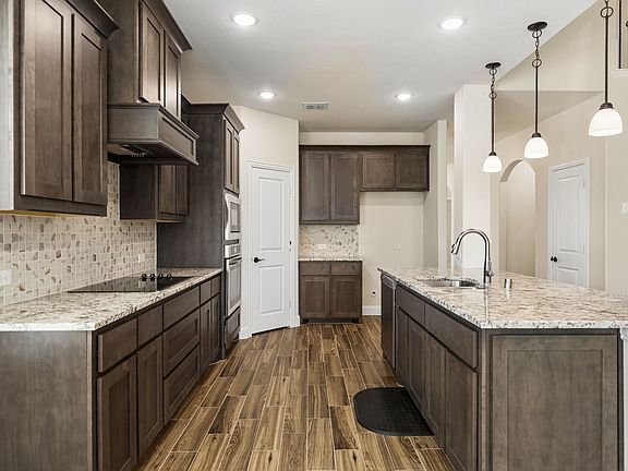 4th image of 6517 Harwich Dr