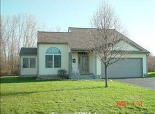 12 Harvest Ln, East Granby, CT 06026