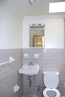 4th image of 239 W 10th St APT 4C