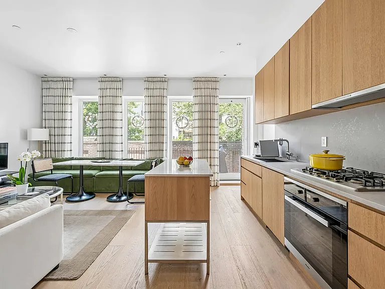 415 Degraw St #B — Photo 1