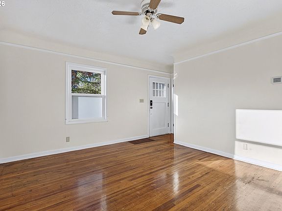 4th image of 8301 NE Hassalo St