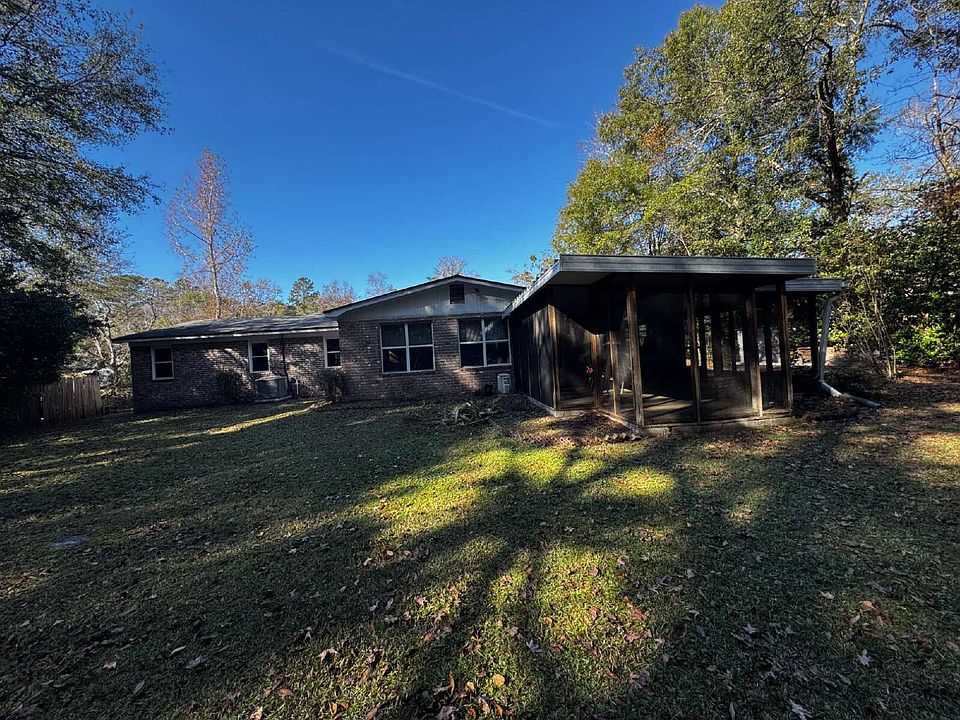 2nd image of 506 Myrtle Ln