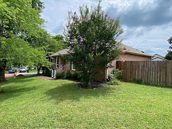 3rd image of 301 University Dr