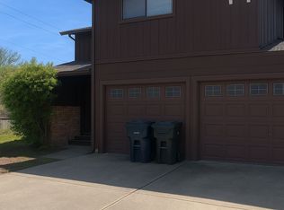 193 E Barbara Ln, Willits, CA 95490