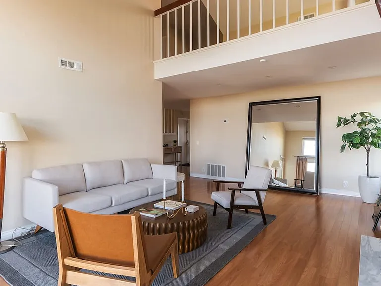 Crest Vista Dr — Photo 20