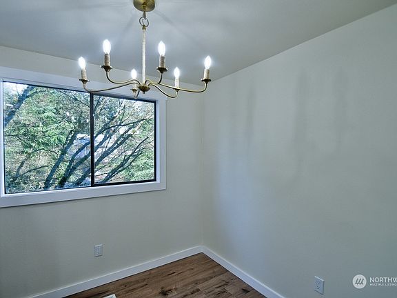 4th image of 700 Sandra Lee Street SE