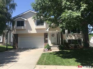 816 Karen Dr, Lincoln, NE 68522