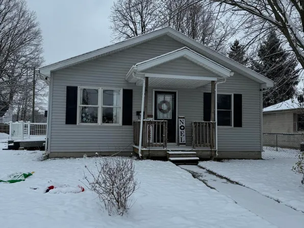 318 Oak St, Dowagiac, MI 49047