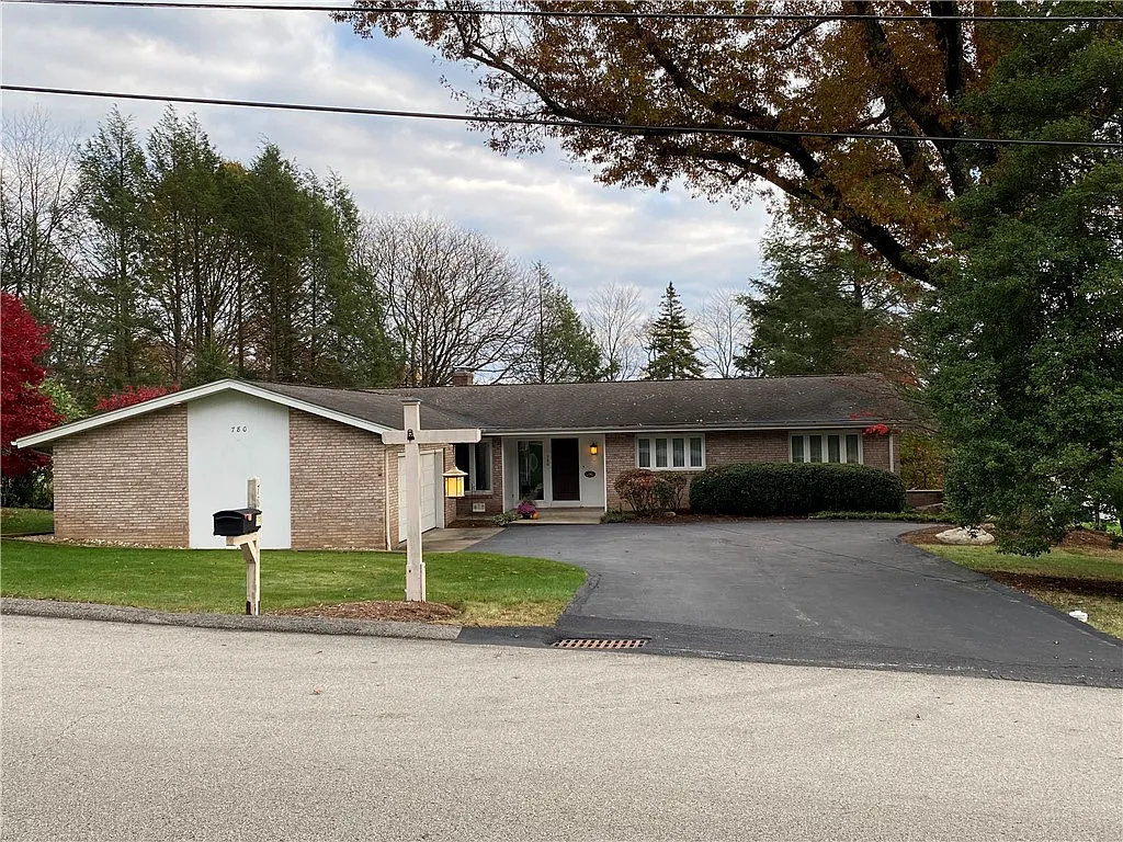780 White Farm Rd photo 1