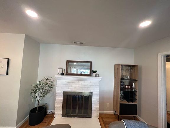 4th image of 4324 Cabrillo Way