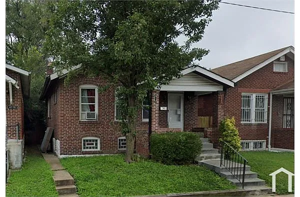 4782 Highland Ave photo 1