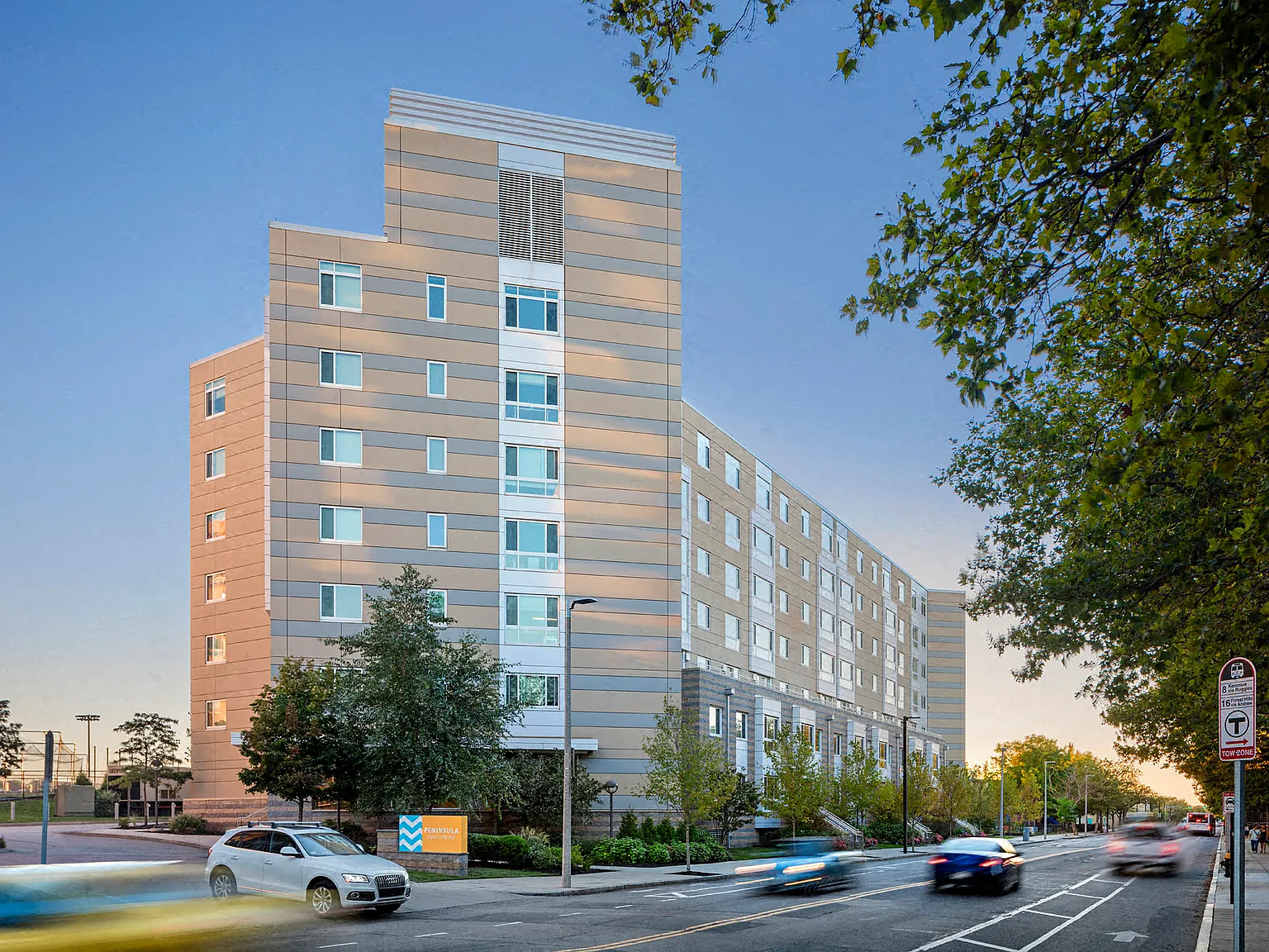 Peninsula Apartments — Photo 1