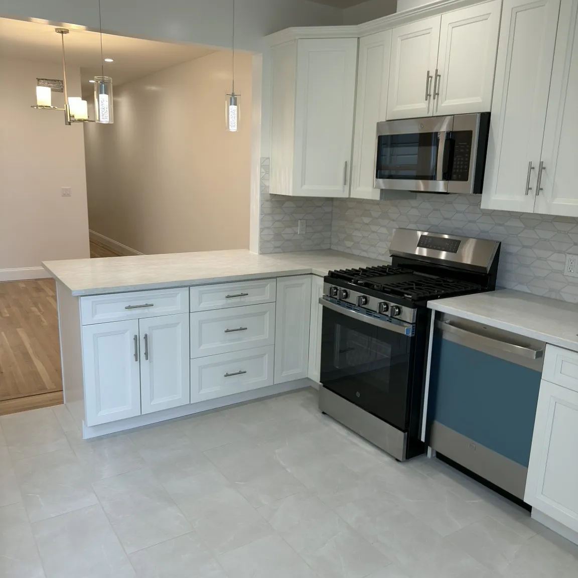 457 1/2 Sanchez St — Photo 3