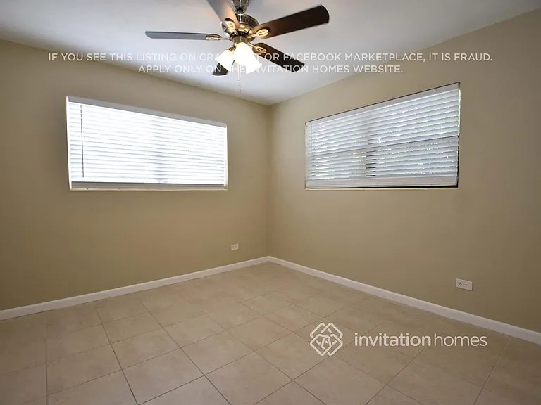 1748 NE 158th St — Photo 4