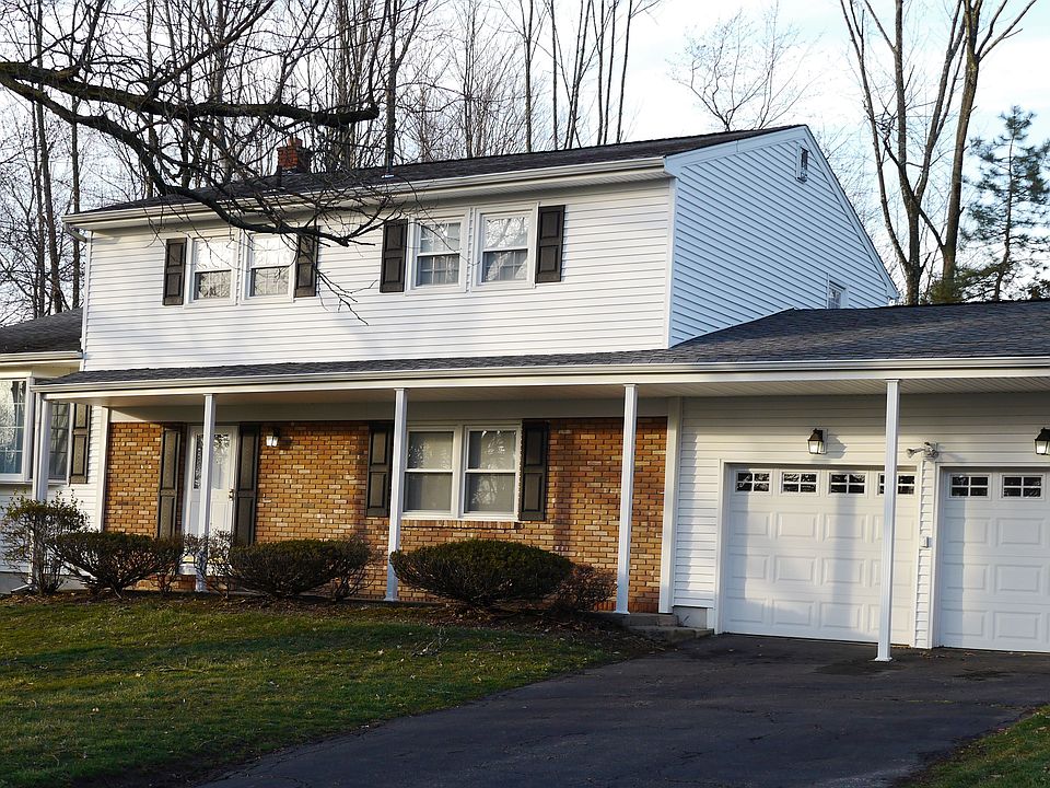 Renovated 4/5 BR wLargeYard