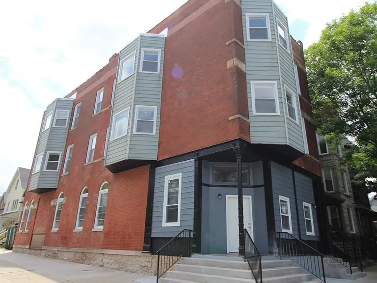 1801-03 W School St — Photo 21