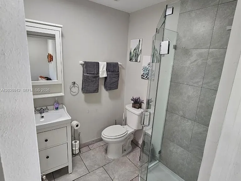 2224 SW 11th St #3 — Photo 12