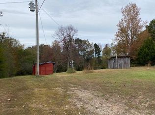 3075 Div Natchez Trace Rd, Camden, TN 38320