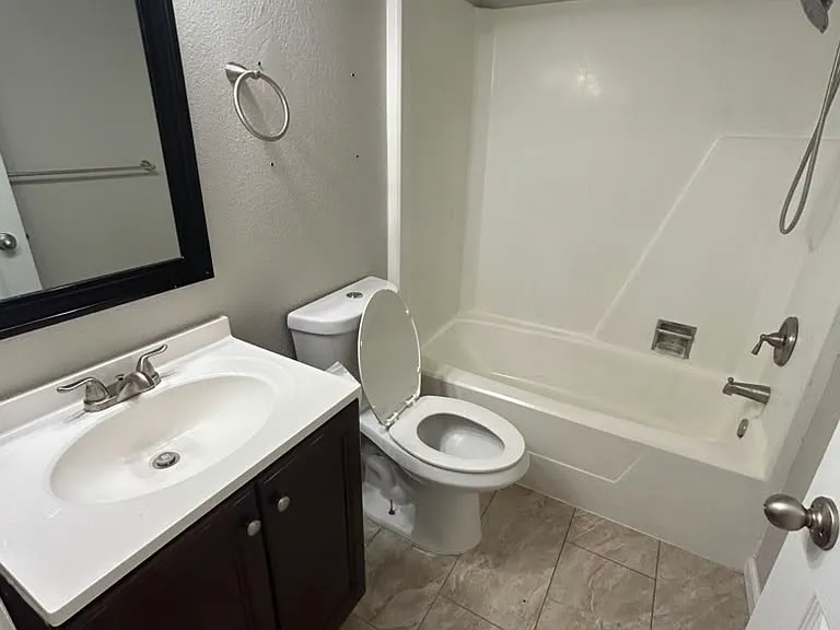 525 Stevens St SW — Photo 16