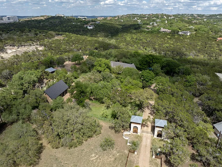 907 Crystal Creek Dr — Photo 15