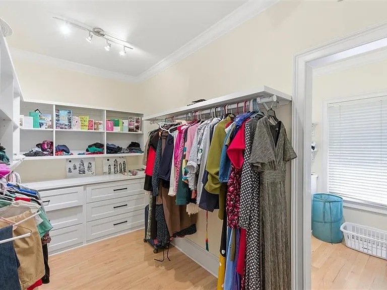 1247 Manor Oaks Ct — Photo 41