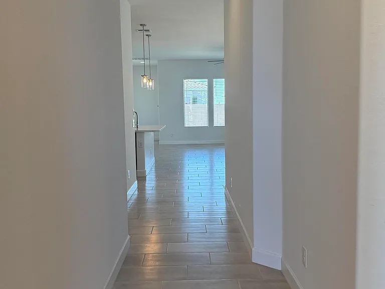 2933 E Mission Ln — Photo 36