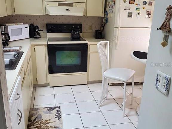 5th image of 9857 Lancewood St