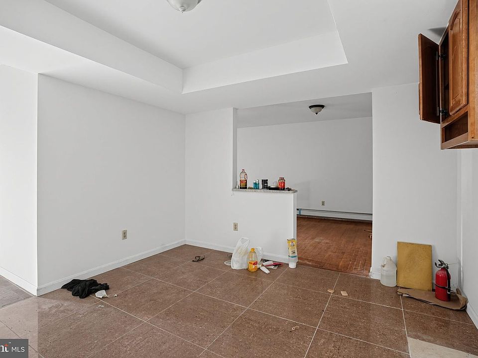 16th image of 10 Hemlock Rd
