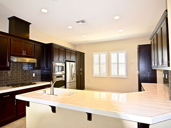 3rd image of 8063 Linda Isle Ln