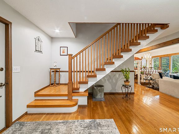 2nd image of 26 Vidich Lane