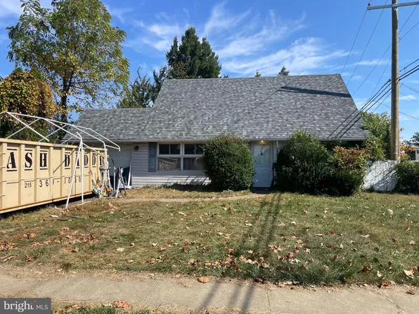 6 Maroon Rd, Levittown, PA 19056