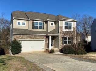 8243 Pamplin Ct, Charlotte, NC 28273