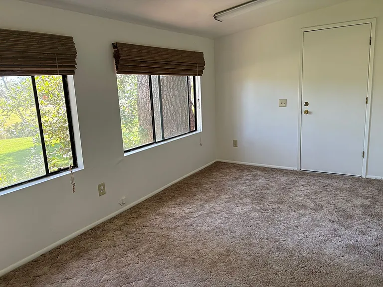 5703 Chapel Dr — Photo 10