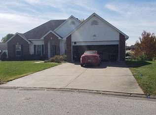 436 Chantilly Ct, Warrenton, MO 63383