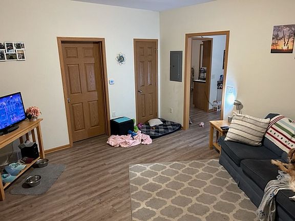 2nd image of 129 E Reed Ave