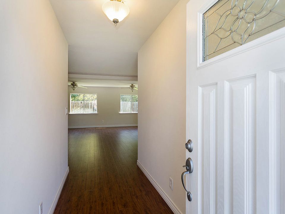 1st image of 788 Calle Amapola
