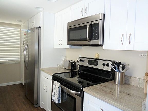 4th image of 5943 Calais Blvd N APT 6