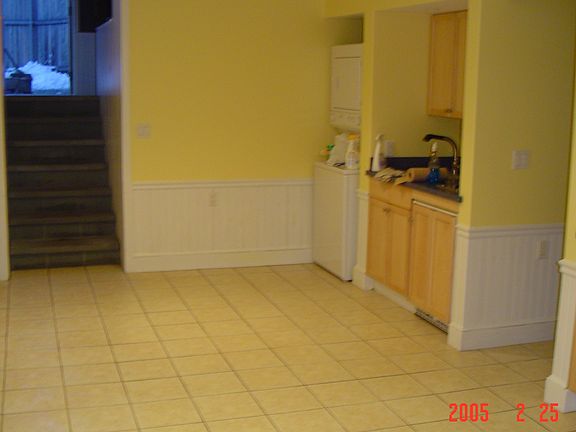 The look into that 2nd bedroom/ cozy den area- whatever suit