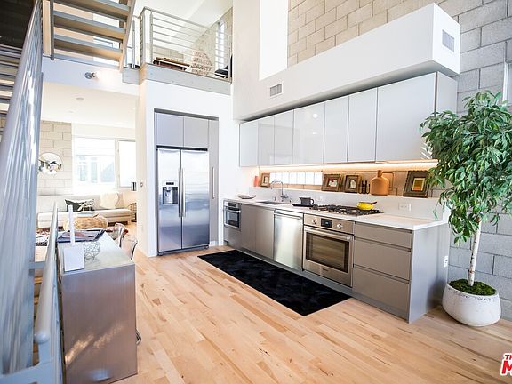 4th image of 3450 Cahuenga Blvd W APT 906