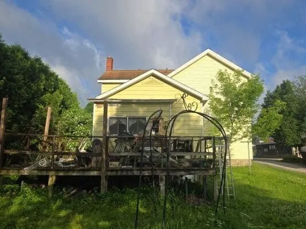 720 N Center St, Corry, PA 16407