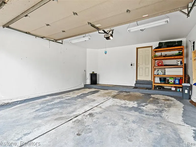 400 La Plaza Ct — Photo 35