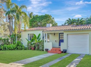 824 Granada Groves Ct, Coral Gables, FL 33134