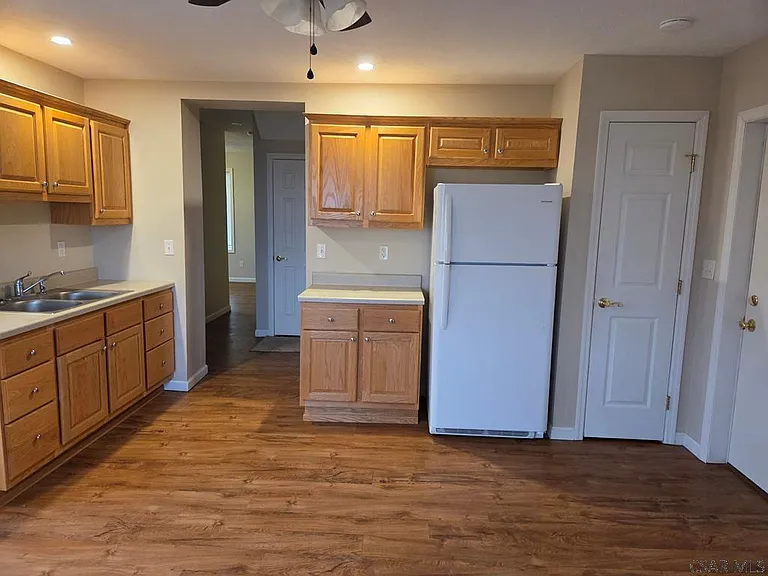 559 N Dominion Dr — Photo 5