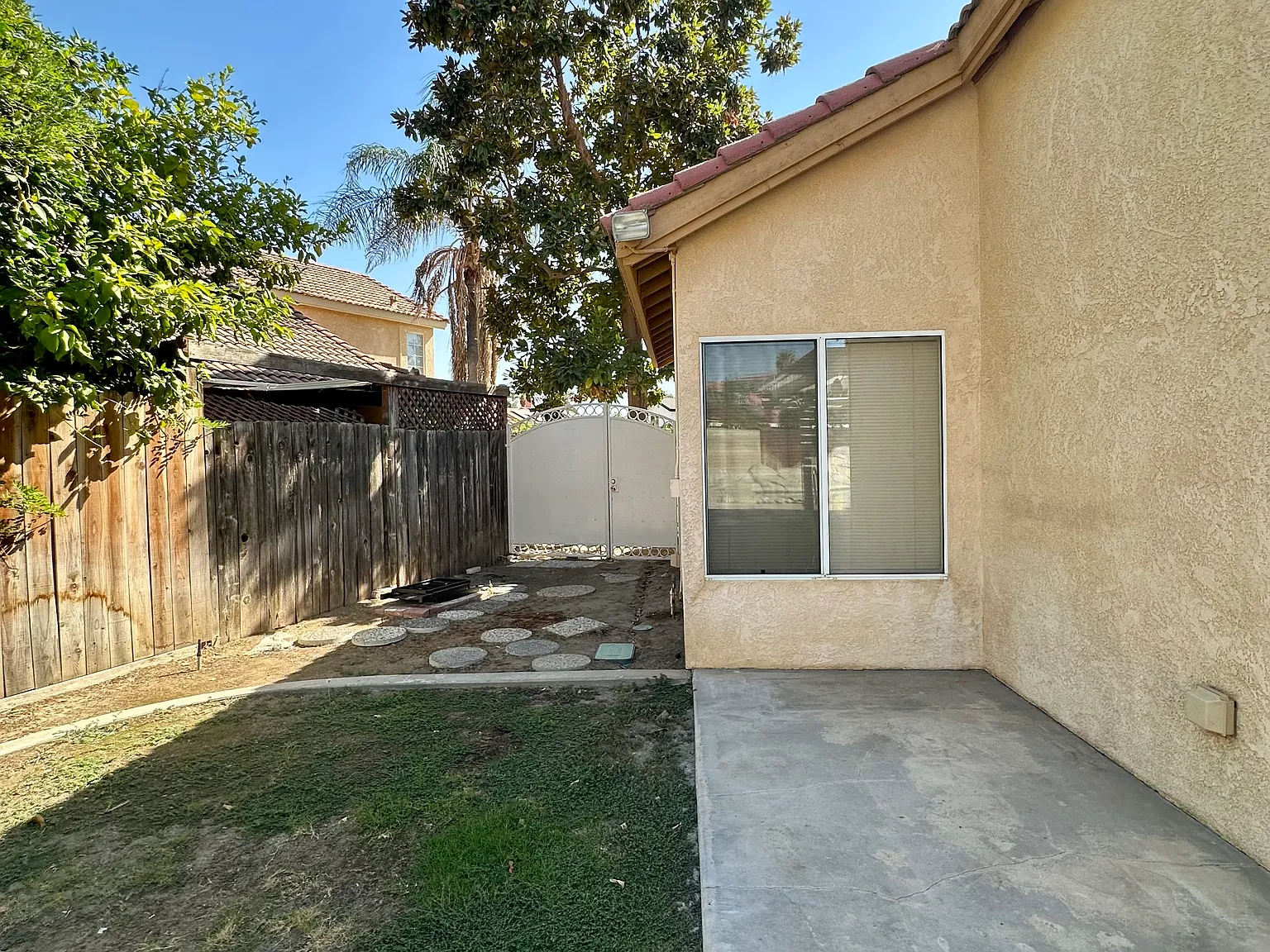 3 bed, 1978 sqft, $2,895 — Photo 2