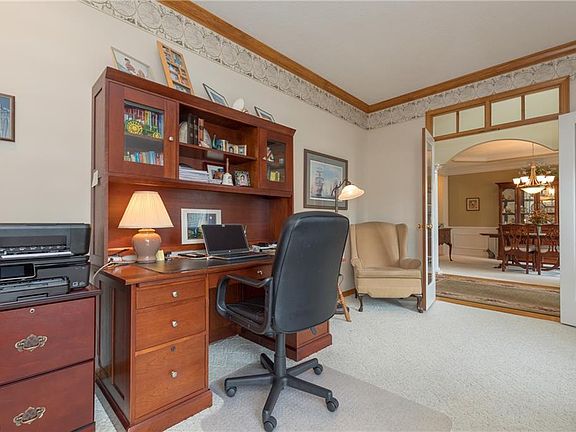 5th image of 495 Woodview Trl