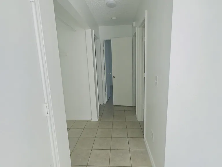 825 W 1st St #3 — Photo 8