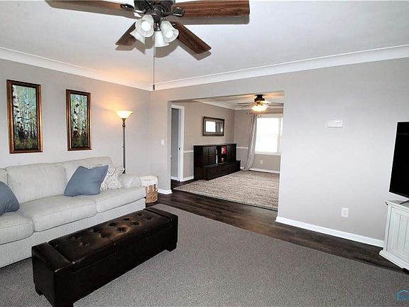 5th image of 1032 Charles St
