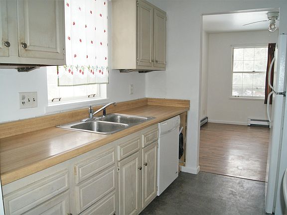 2nd image of 8494 Highland Trl