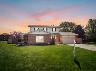 15743 La Paz Ct, Oak Forest, IL 60452