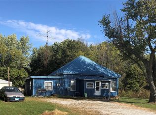 1427 Us Highway 40, Brownstown, IL 62418